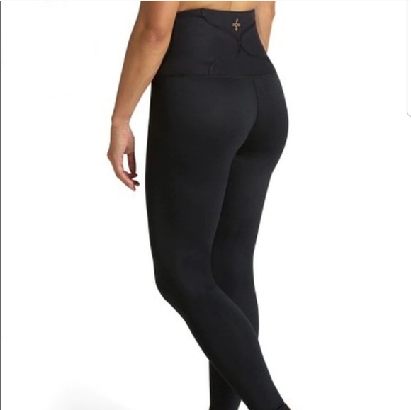Tommie Cropper Leggings - Picture 13 of 14